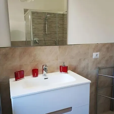 Le Di Giulia Abbadia Lariana