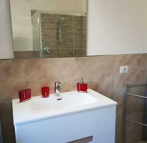 Le Di Giulia Abbadia Lariana